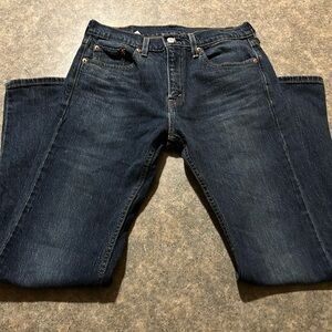 Levi 505 Blue Jean Pants Straight Leg. Men’s Size 30x32 mid-rise button and zip